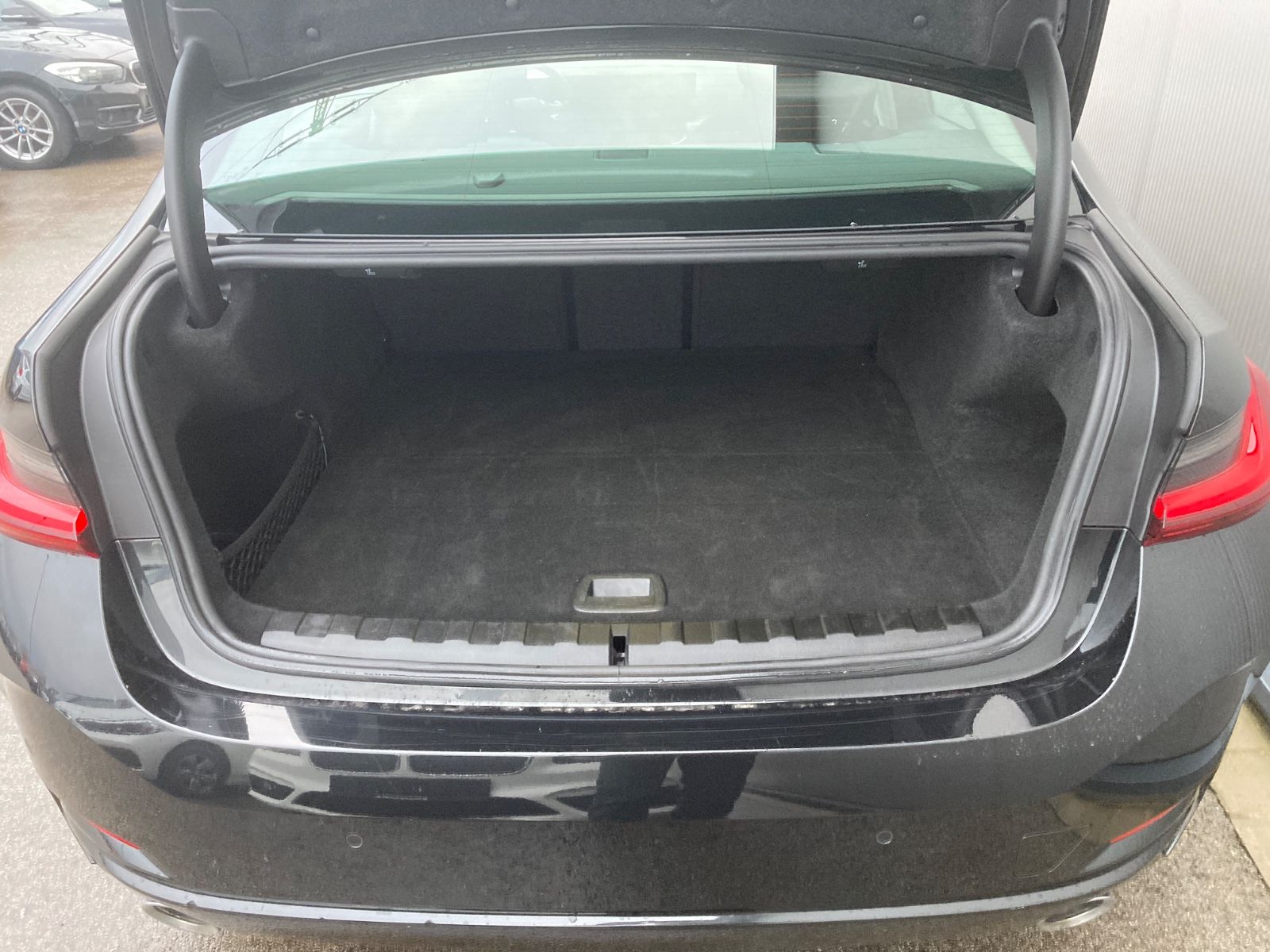 BMW 320e NAVI*PDC*DAB*LED*FACE-LIFT*** foto 8