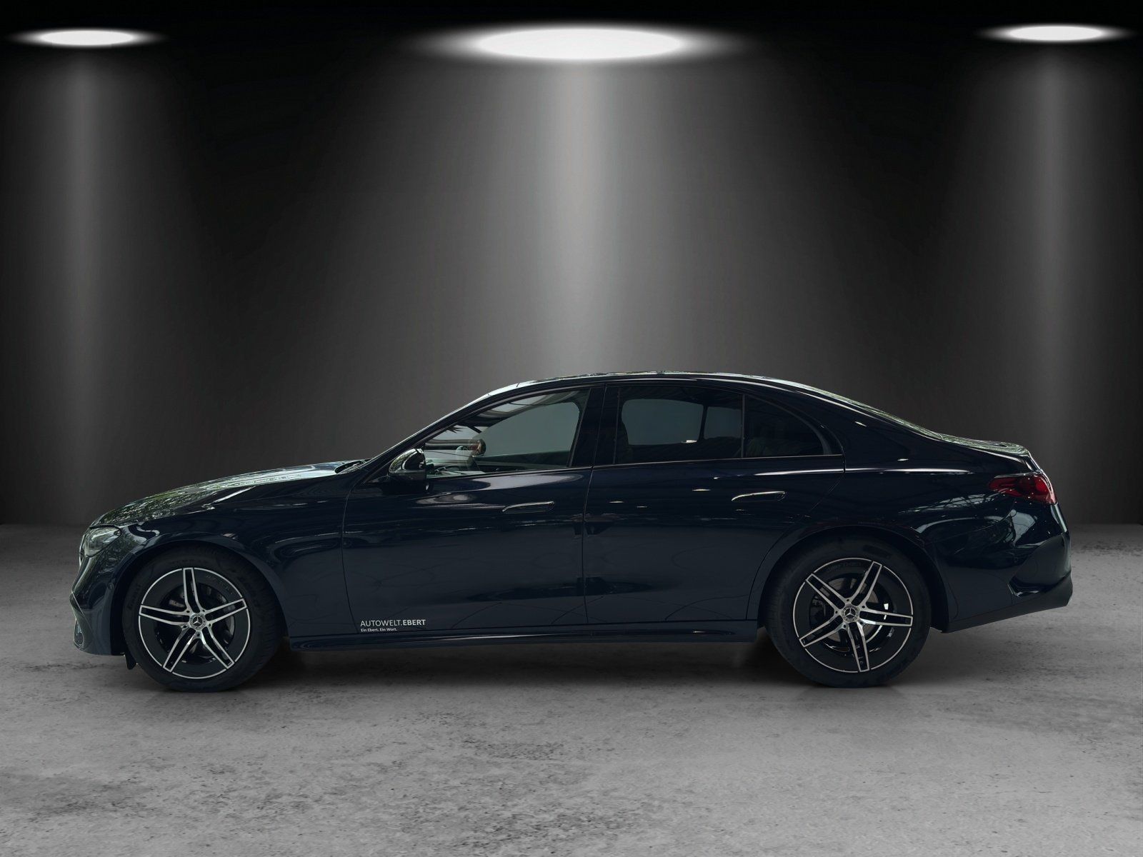 Fahrzeugabbildung Mercedes-Benz E 200 d AMG Pano AHK Memory DISTR 360°