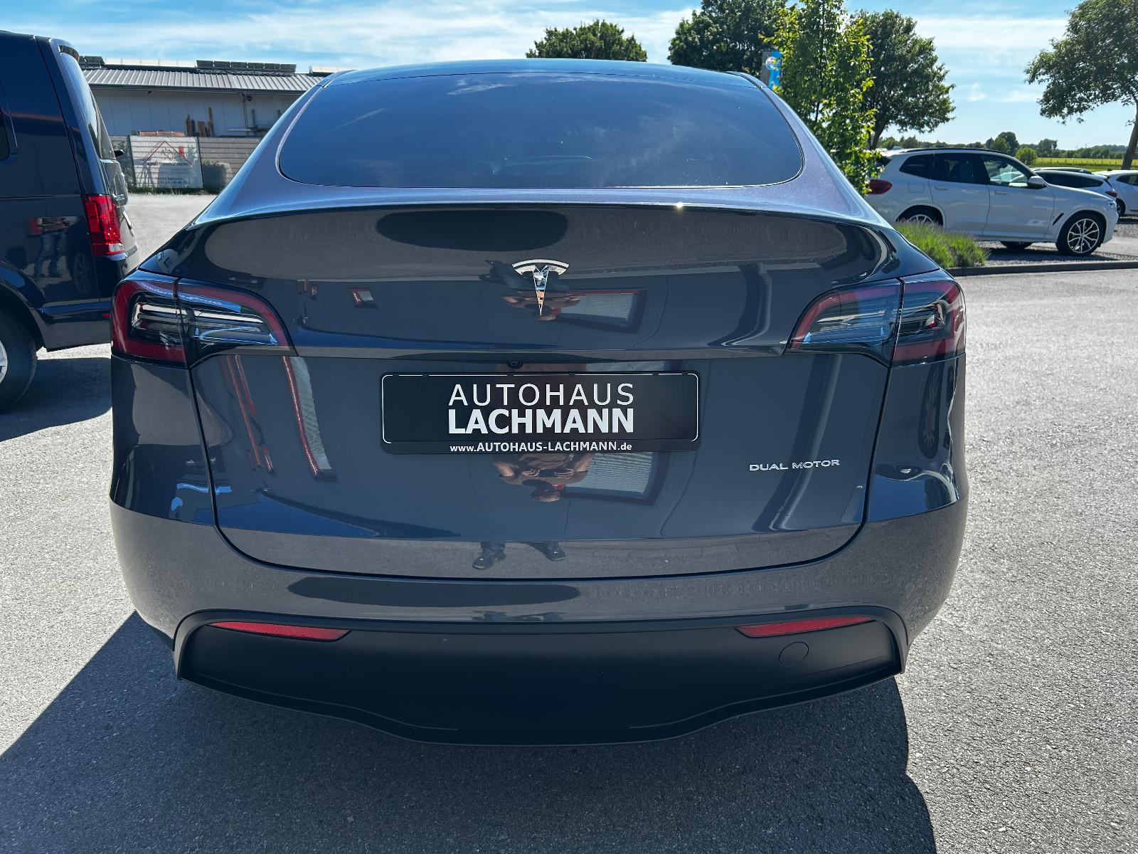 Tesla Model Y Long Range Dual AWD