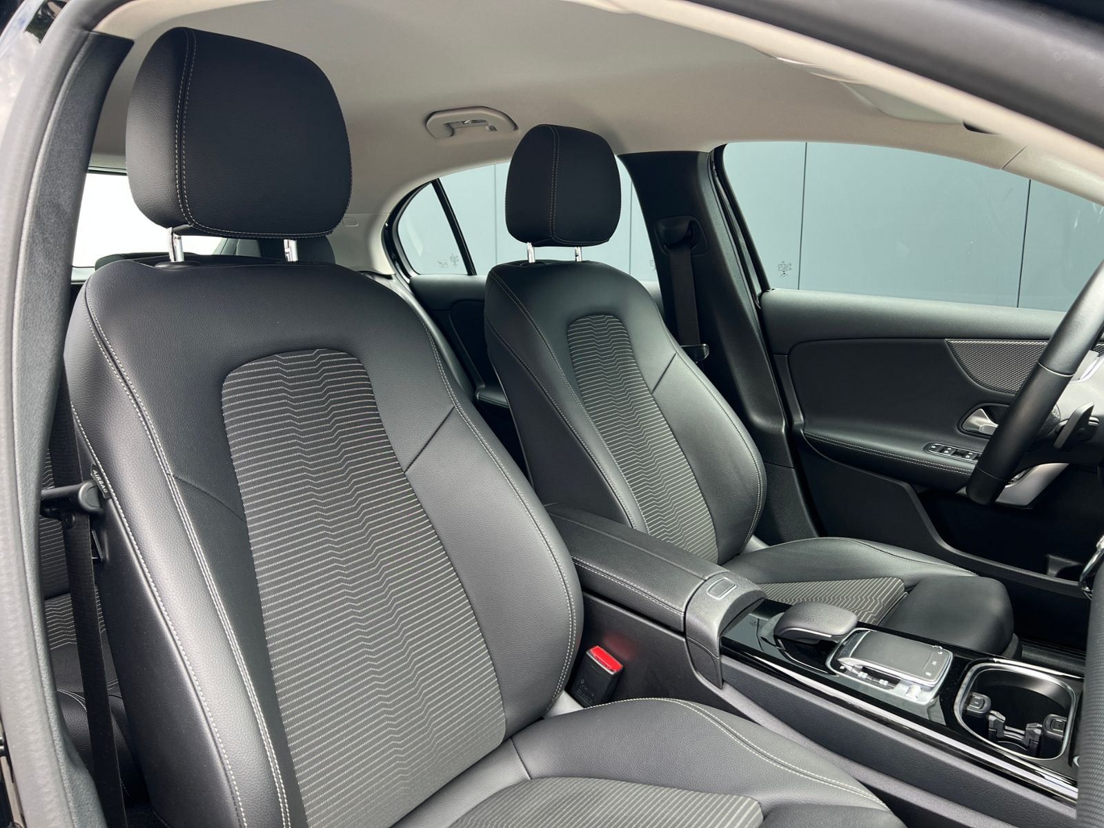 Fahrzeugabbildung Mercedes-Benz A 180 Progressive *LED, Kamera, 17'-LM-GJ*