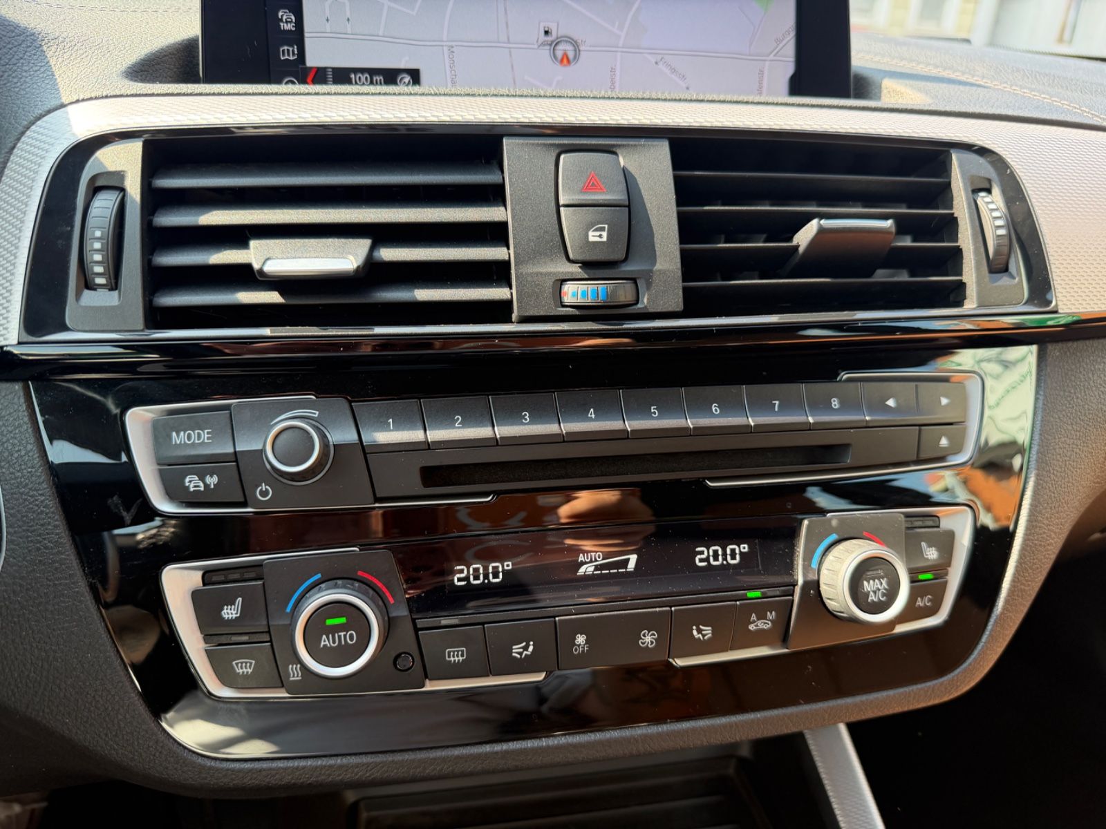 Fahrzeugabbildung BMW 230i Coupe M SPORT AUTOMATIK LED LEDER CAR PLAY