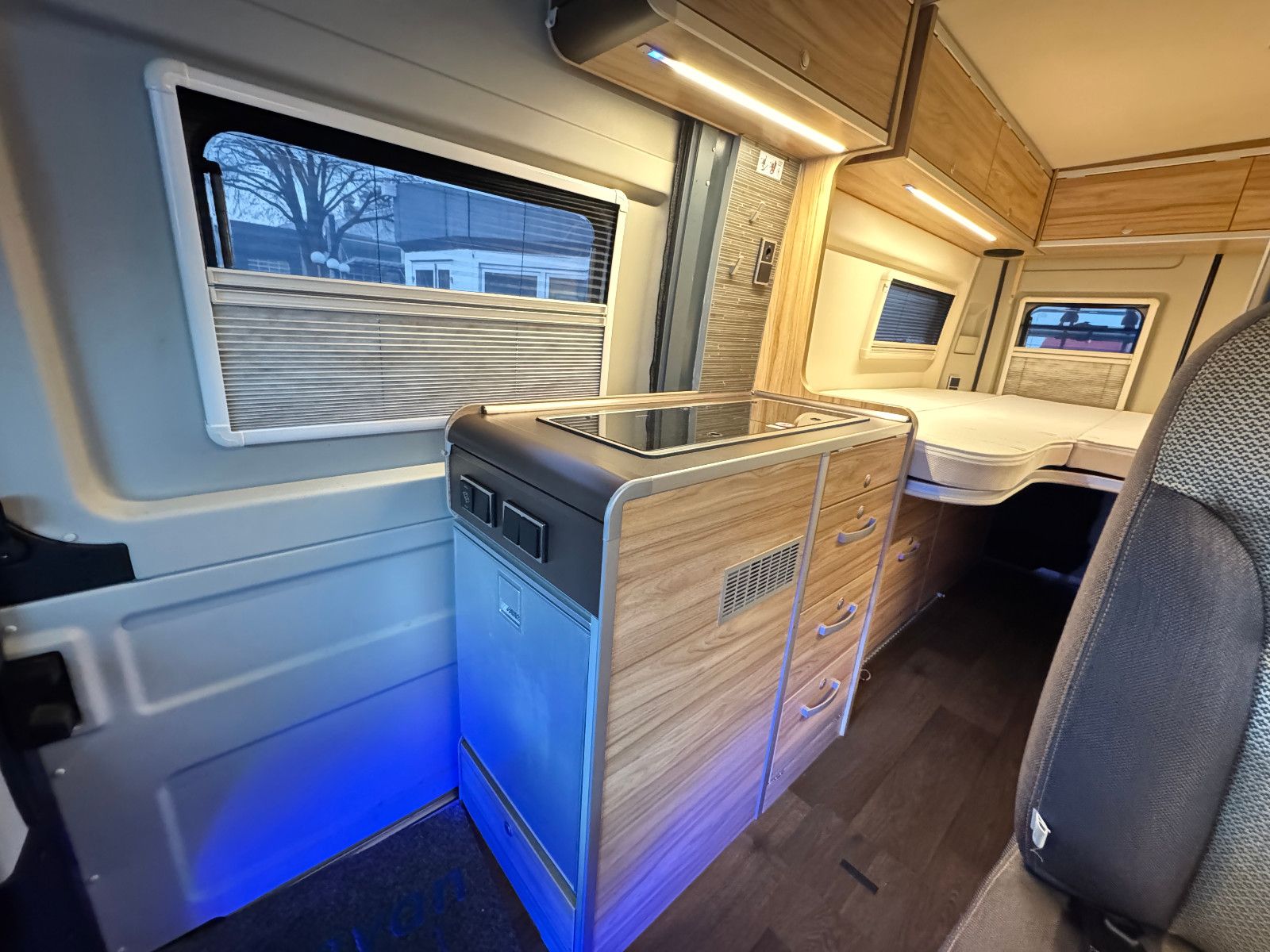 Fahrzeugabbildung HYMER / ERIBA / HYMERCAR YOSEMITE 600 CROSSOVER FIAT SCHLAFDACH LÄNGSBETT