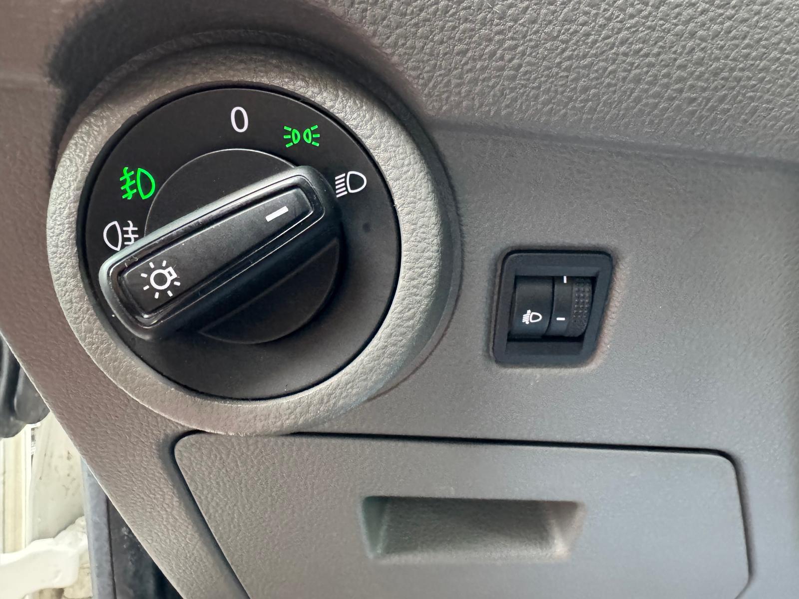 Volkswagen T6.1 2.0 TDI *CARAVELLE*9-SITZER*NAVI*APP-CONNEC