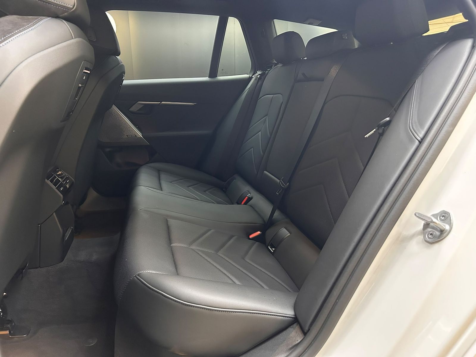Fahrzeugabbildung BMW 520 T Sport Aut M PAKET+SCHADO+HEAD+H&K+360+AHK+