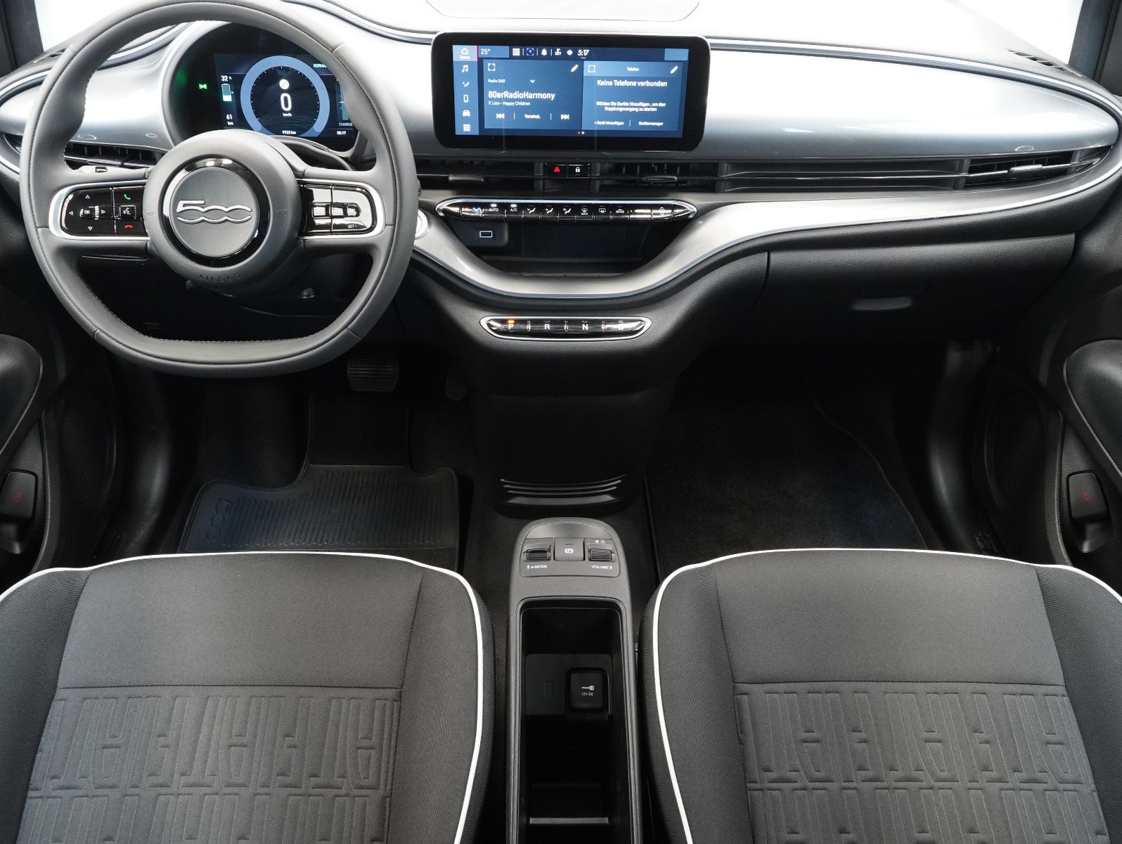 Fahrzeugabbildung Fiat 500e 87KW/42kWh/DC-LADEN/CARPLAY/DAB/SOH