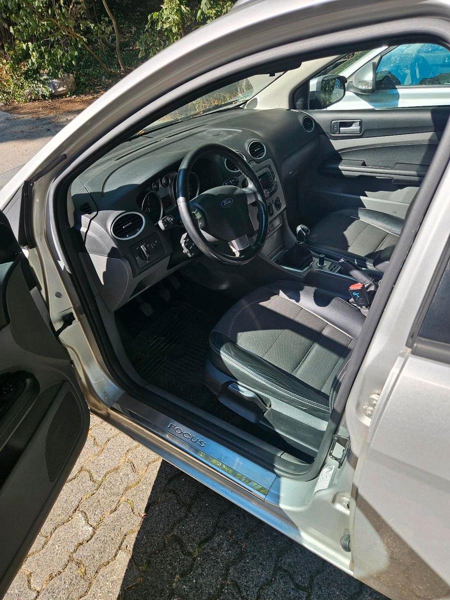 Ford Focus 2010 — photo 5