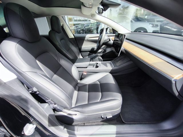 Fahrzeugabbildung Tesla Model 3 PERFORM AWD PANO+NAVI+STDHZ+LED+SHZ+KAM+
