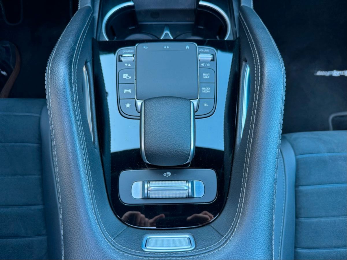 Fahrzeugabbildung Mercedes-Benz GLE 450 4M AMG+Distr+Pano+Night