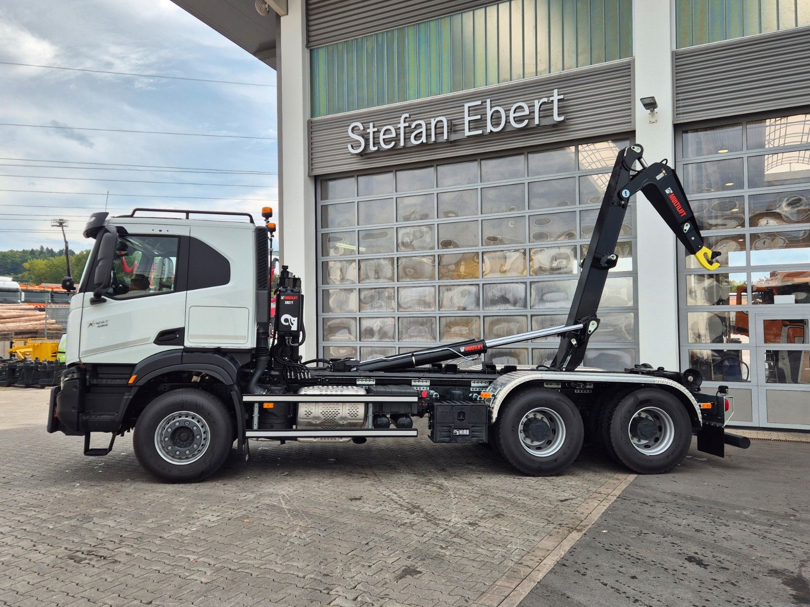 Fahrzeugabbildung Iveco X-Way AT300X48Z/P HR OFF 6x4 Hiab Winterdienst