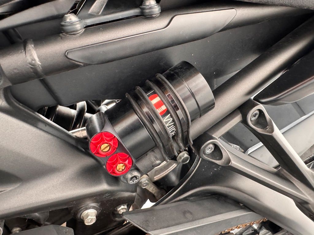 Fahrzeugabbildung Yamaha MT-09 *IXIL-ABGASANLAGE *WILBERS FEDERBEIN
