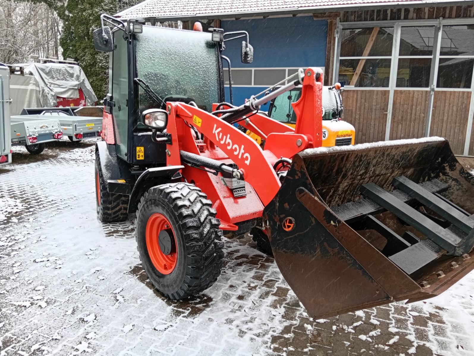 Kubota R070