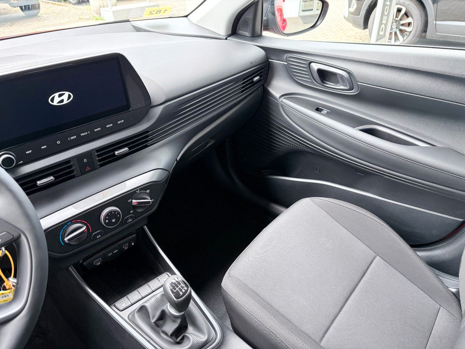 Fahrzeugabbildung Hyundai i20 1.0 T-GDI Blackline LED,Navi,SHZ,SoundSys