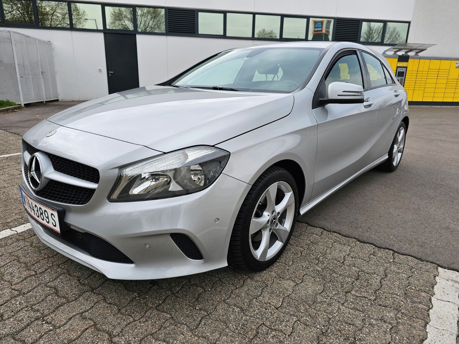 MERCEDES-BENZ A 200 -