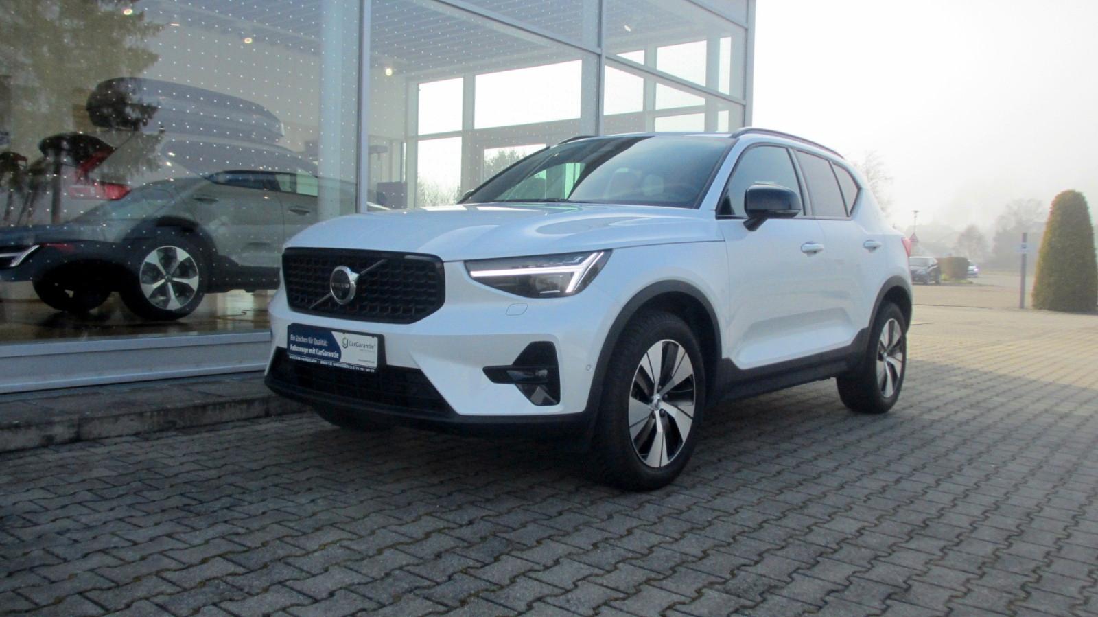 Volvo XC40 B4 Plus Dark DCT +ALARM+ACC+BLIS+PIXEL+360°