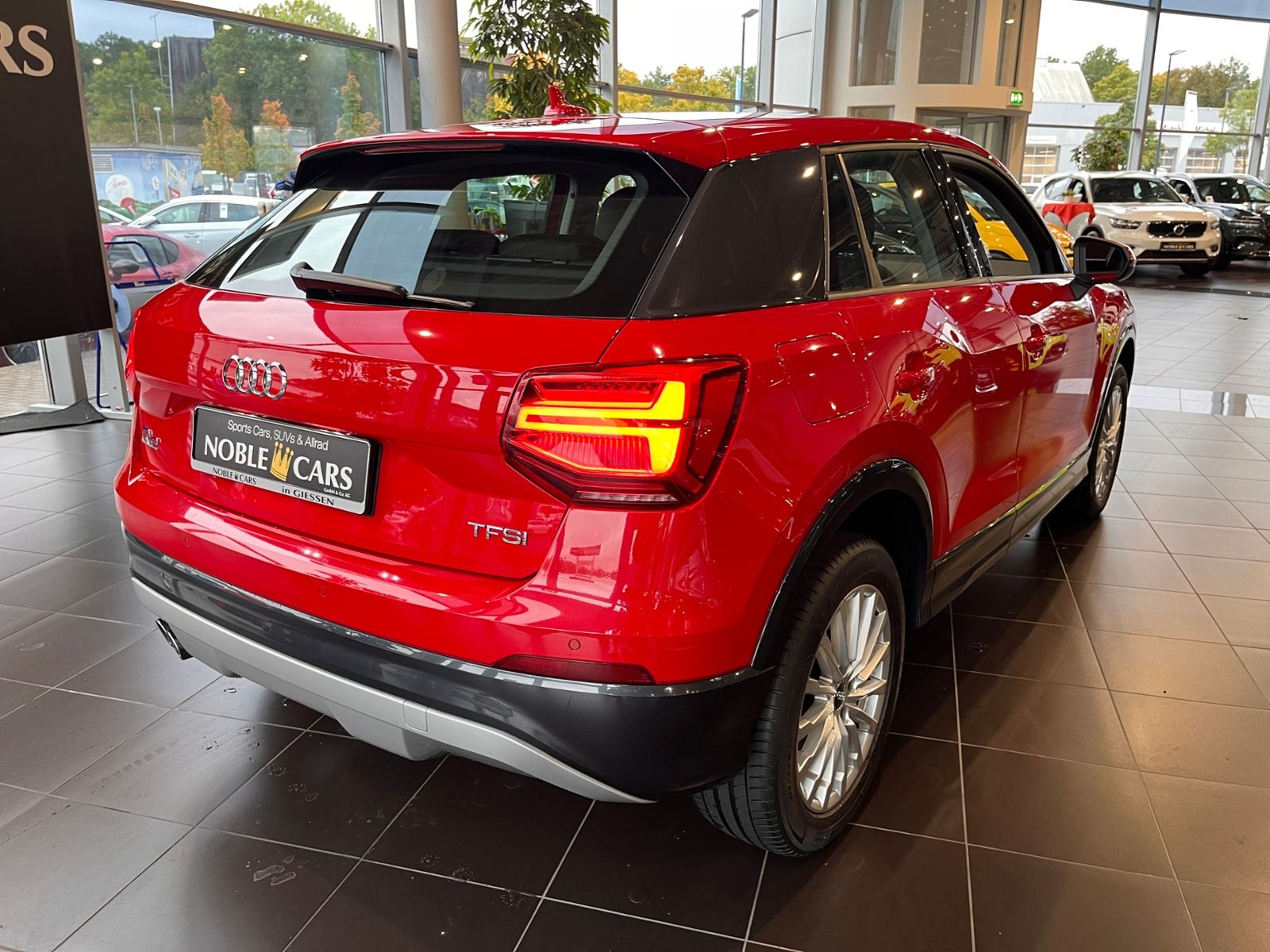 Fahrzeugabbildung Audi Q2 design AHK LED NAV PDC ALU