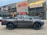 Toyota Hilux 2,4L Extra Cab Duty 4x4 Schalter - Toyota Hilux: Extra Cab
