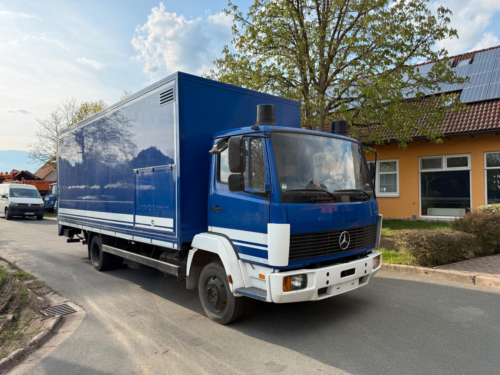 Mercedes-Benz 814 Koffer 6Zylinder Blatt-Blatt