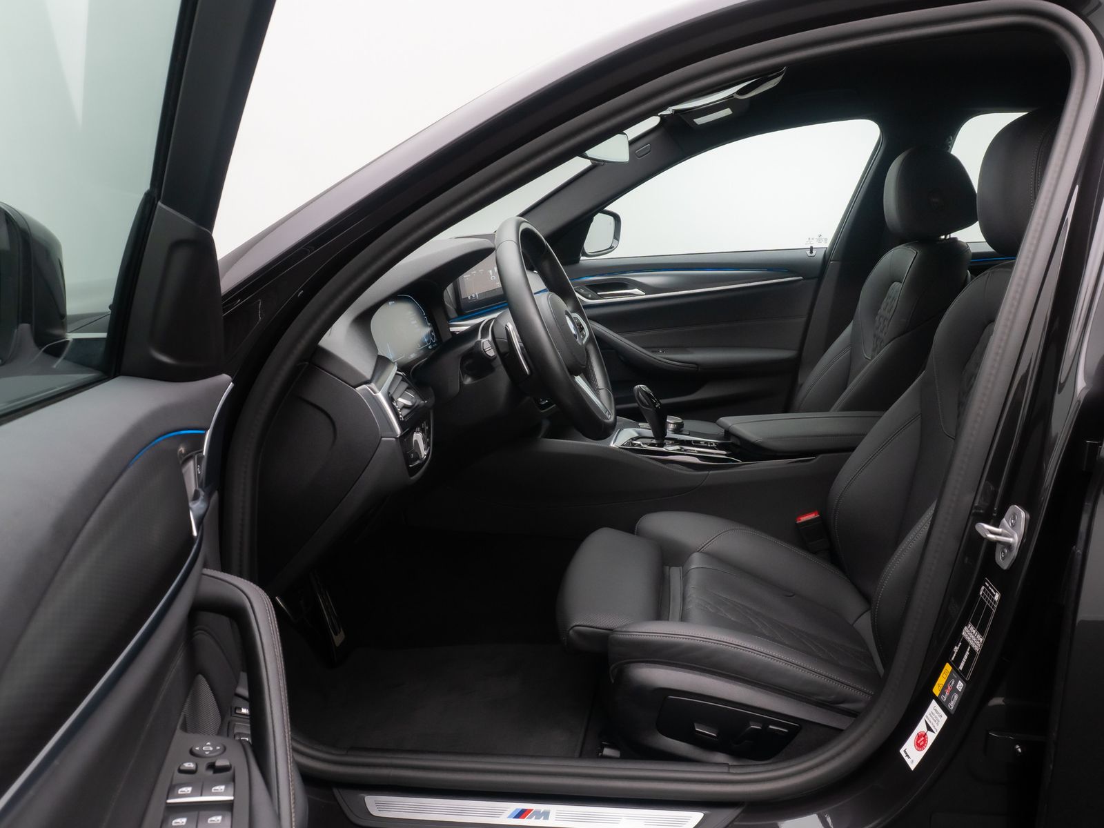 Fahrzeugabbildung BMW 530e M Sport Laser HUD DAB Komfort Alarm 19Zoll