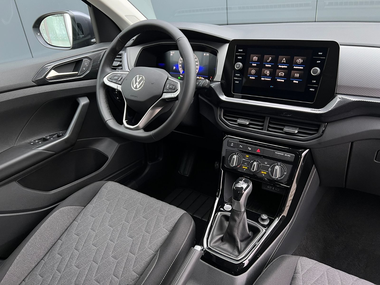 Fahrzeugabbildung Volkswagen T-Cross Life 1.0 TSI DSG *LED, ACC, Klima, Ready