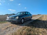 Mercedes-Benz E 320 ELEGANCE Elegance - Mercedes-Benz E 320: Elegance