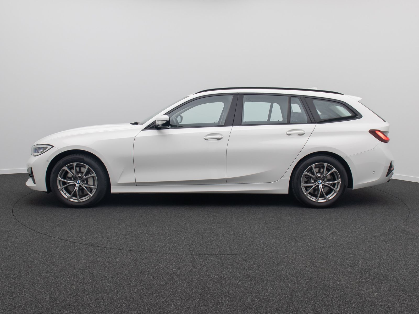 Fahrzeugabbildung BMW 330d xD Sport Line DAB Kamera Laser Panorama