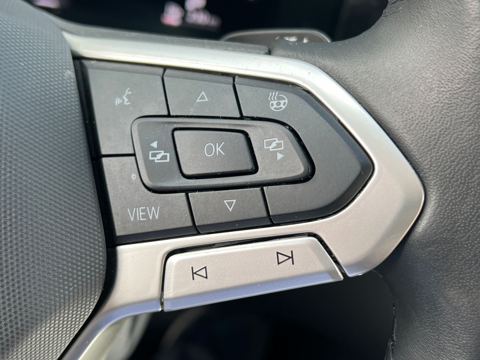 Fahrzeugabbildung Volkswagen Passat Business 2.0 TDI DSG *AHK, LED, Area View