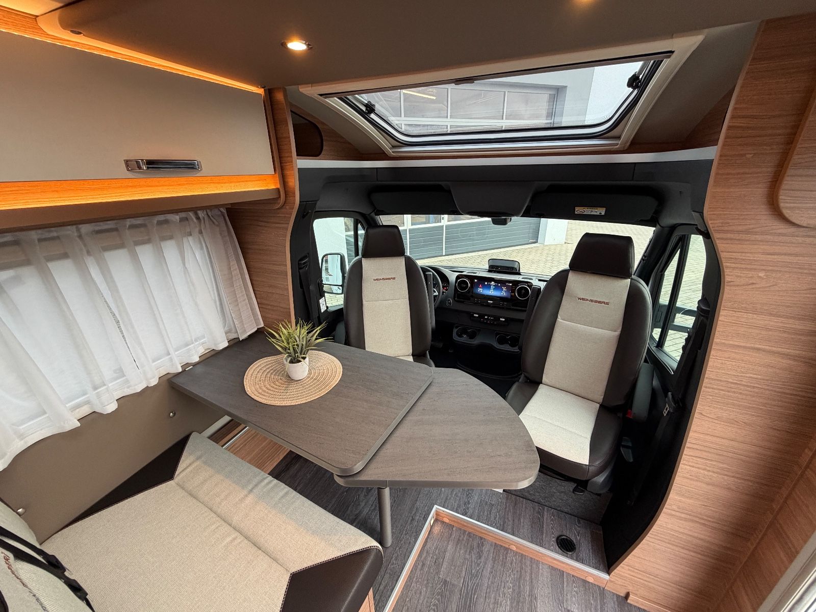 Fahrzeugabbildung Weinsberg CaraCompact 640 MEG MJ26 Mercedes Sprinter