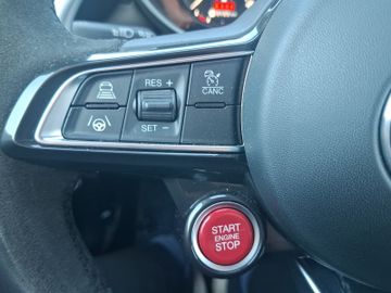 Alfa Romeo Giulia Quadrifoglio 2.9 V6 Bi-Turbo Kam.+KeyLess