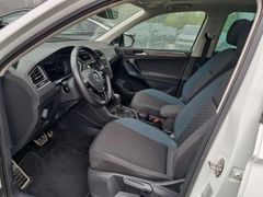 Fahrzeugabbildung Volkswagen Tiguan 2.0 TDI DSG 4M IQ.DRIVE AHK PANO ACC