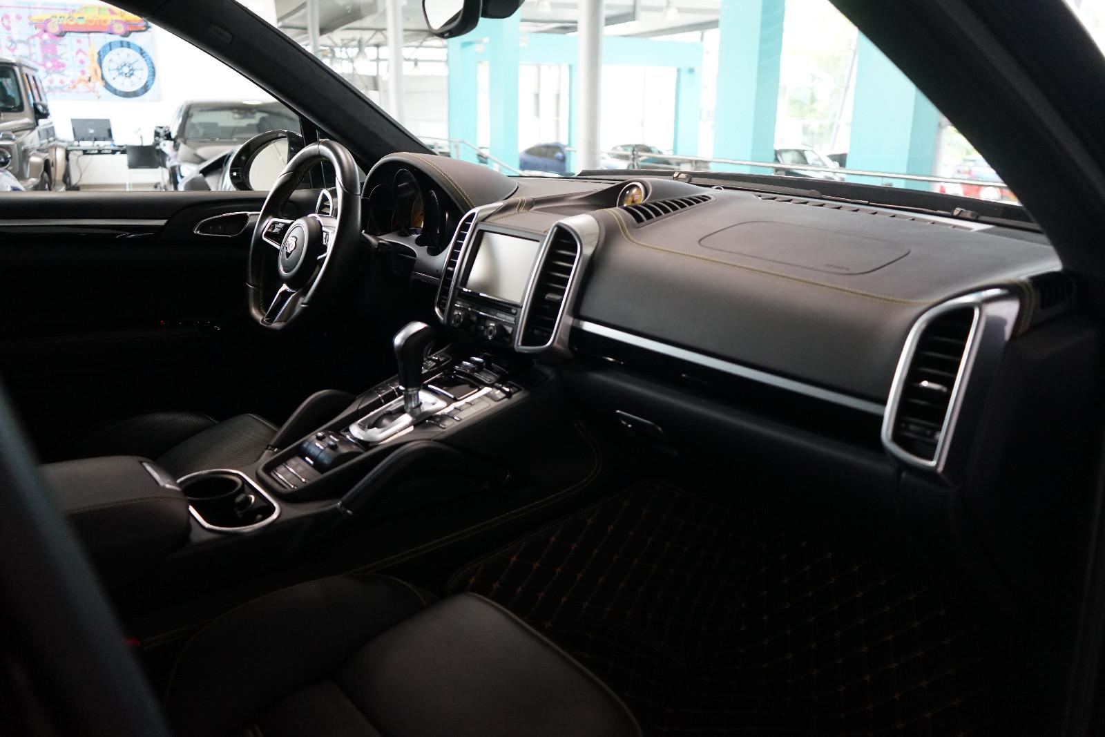 Porsche Cayenne Turbo TECHART AHK+Standhz+SportChrono