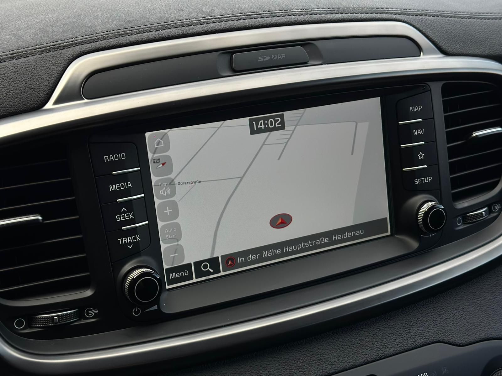 KIA Sorento 2.2CRDi VISION 4WD *AHK#TEMPO#CAM#DAB#LH - Image 12