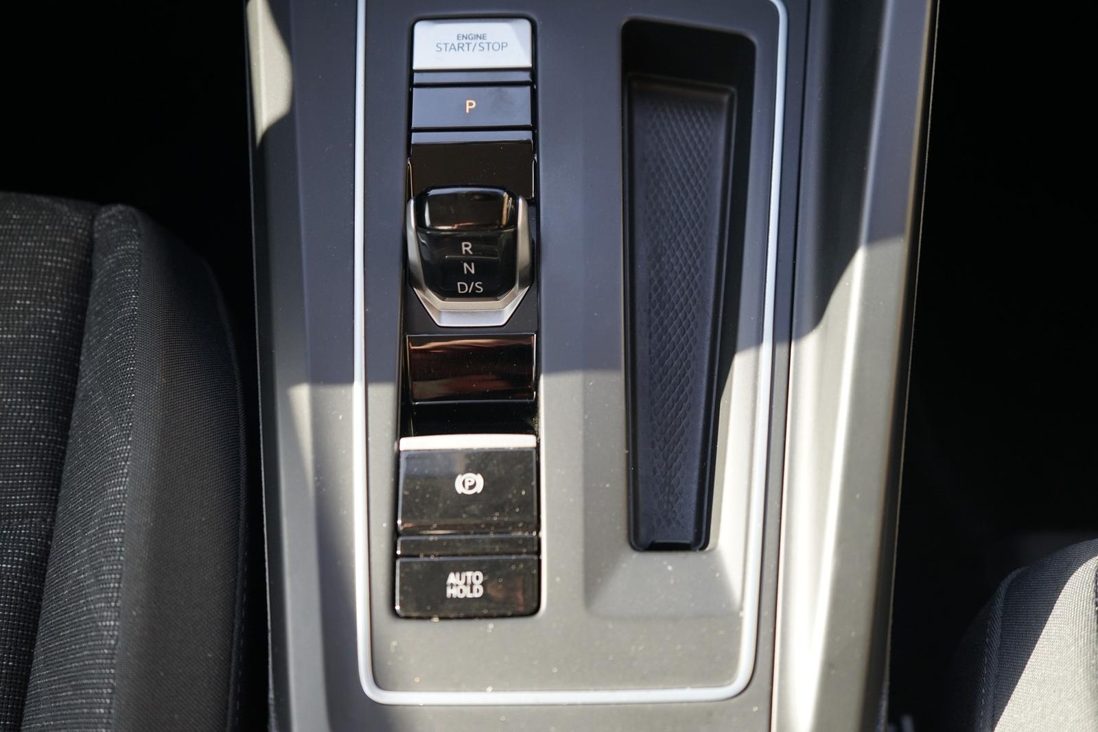 Volkswagen Golf VIII 1.0 eTSI Life LED Navi Sitzheizung ACC, миниатюра 17