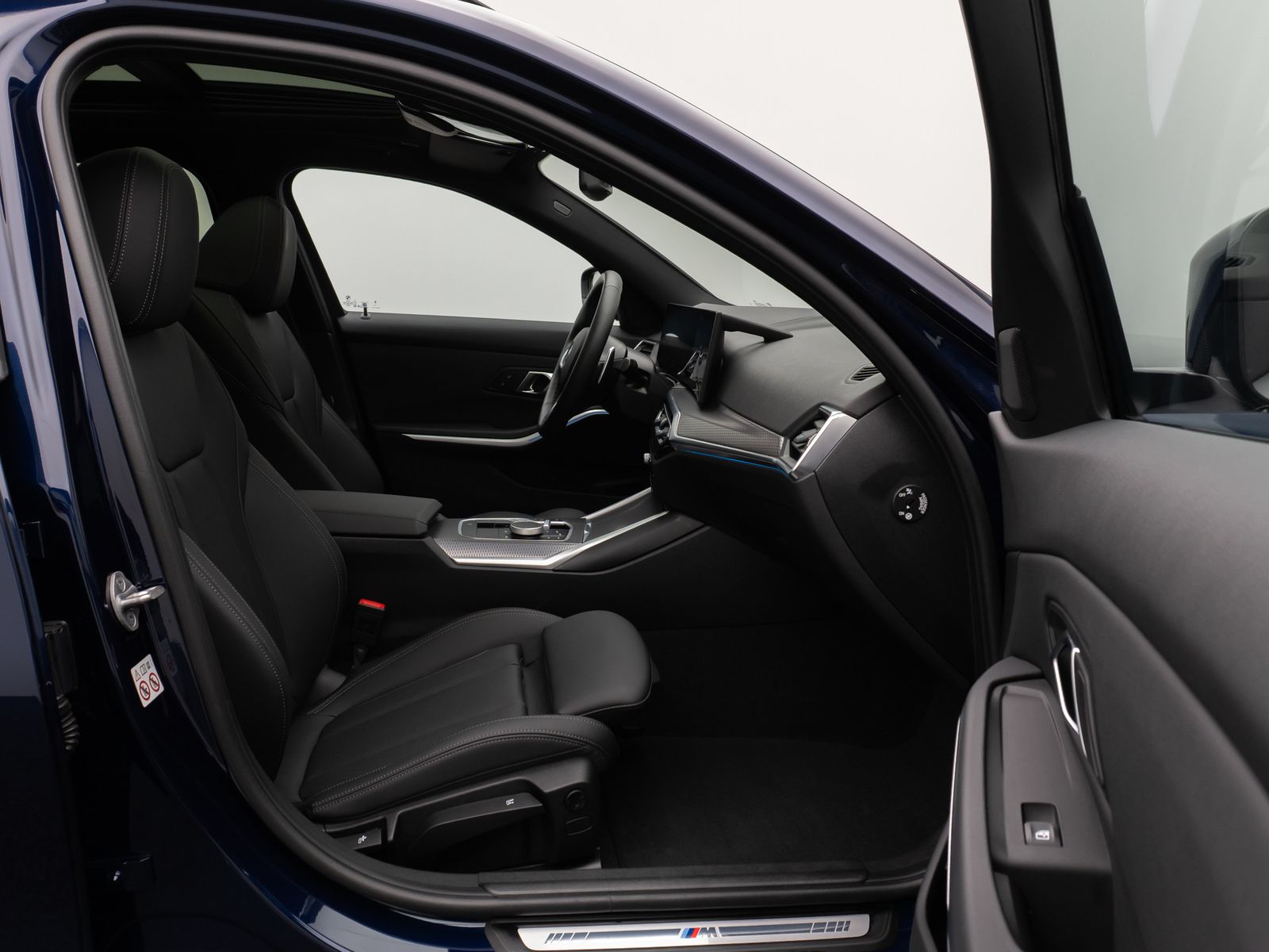 Fahrzeugabbildung BMW 320i M SportPro Panorama Kamera DAB HiFi Stop&Go