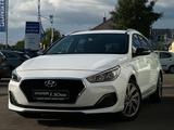 Hyundai i30 cw NAVI/SHZ/LHZ/CLIMAA./PDC V H/CAM./GARANT. - Hyundai i30 Gebrauchtwagen in Ludwigshafen