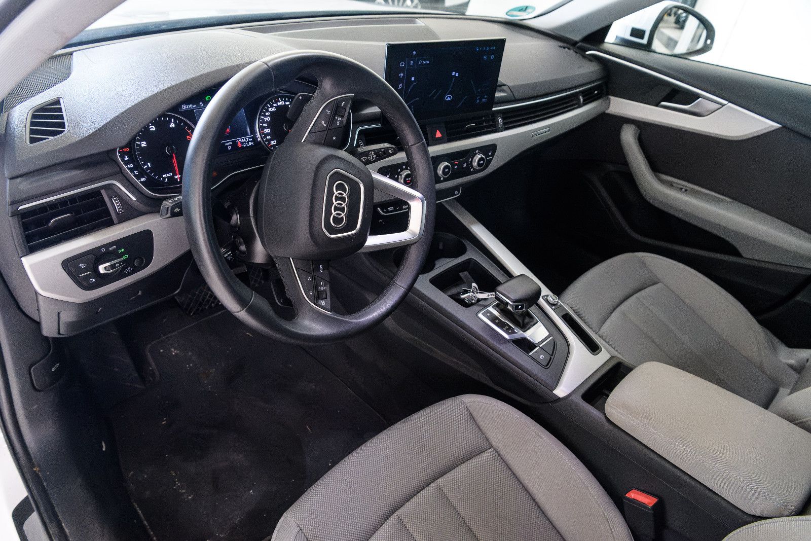 Fahrzeugabbildung Audi A4 Avant 40 TDI quattro advanced +AHK+Matrix LED