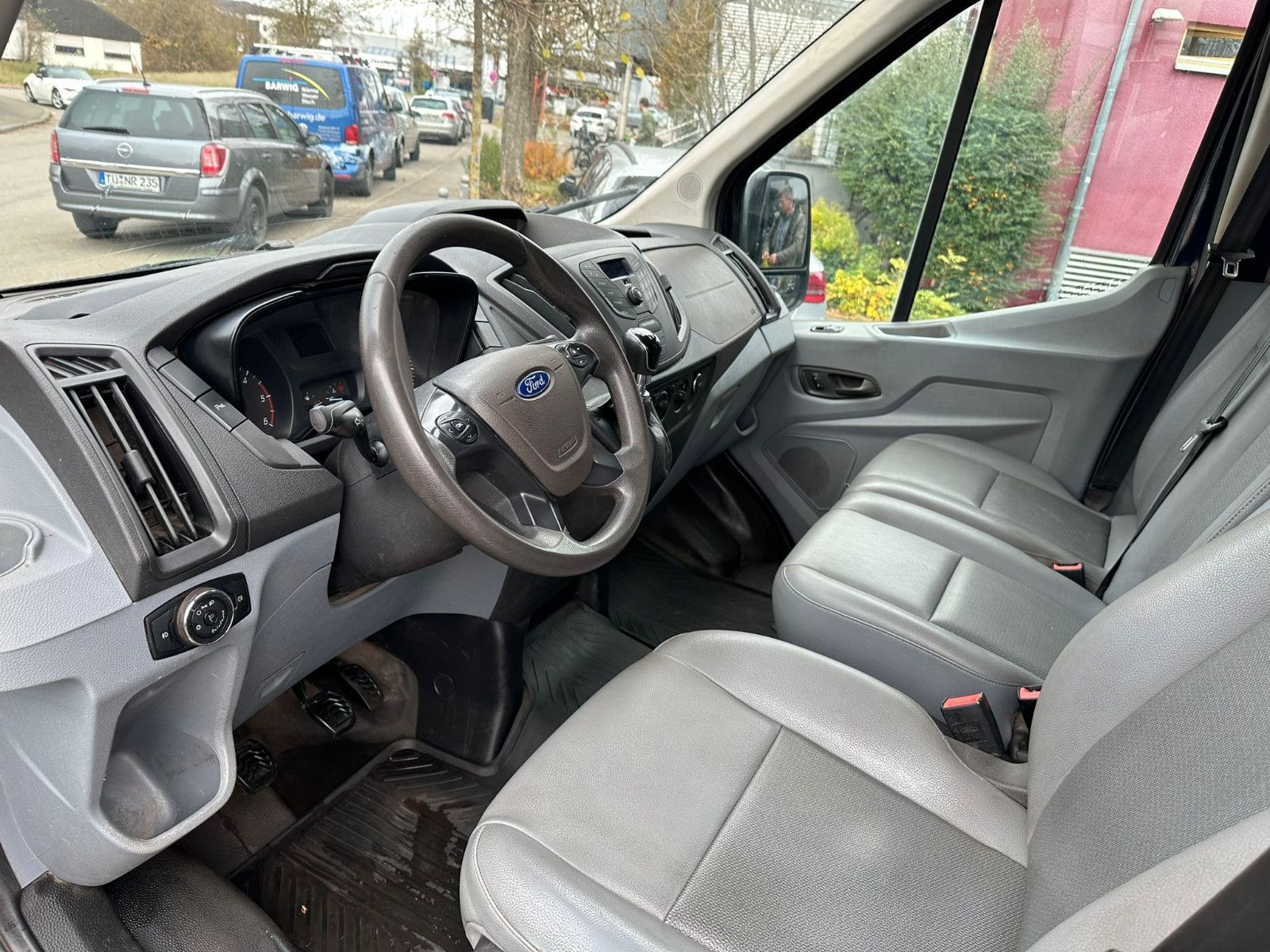 Fahrzeugabbildung Ford TRANSIT 350 L3H2 DOPPELKABINE *6 SITZE*