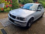 BMW 320i -