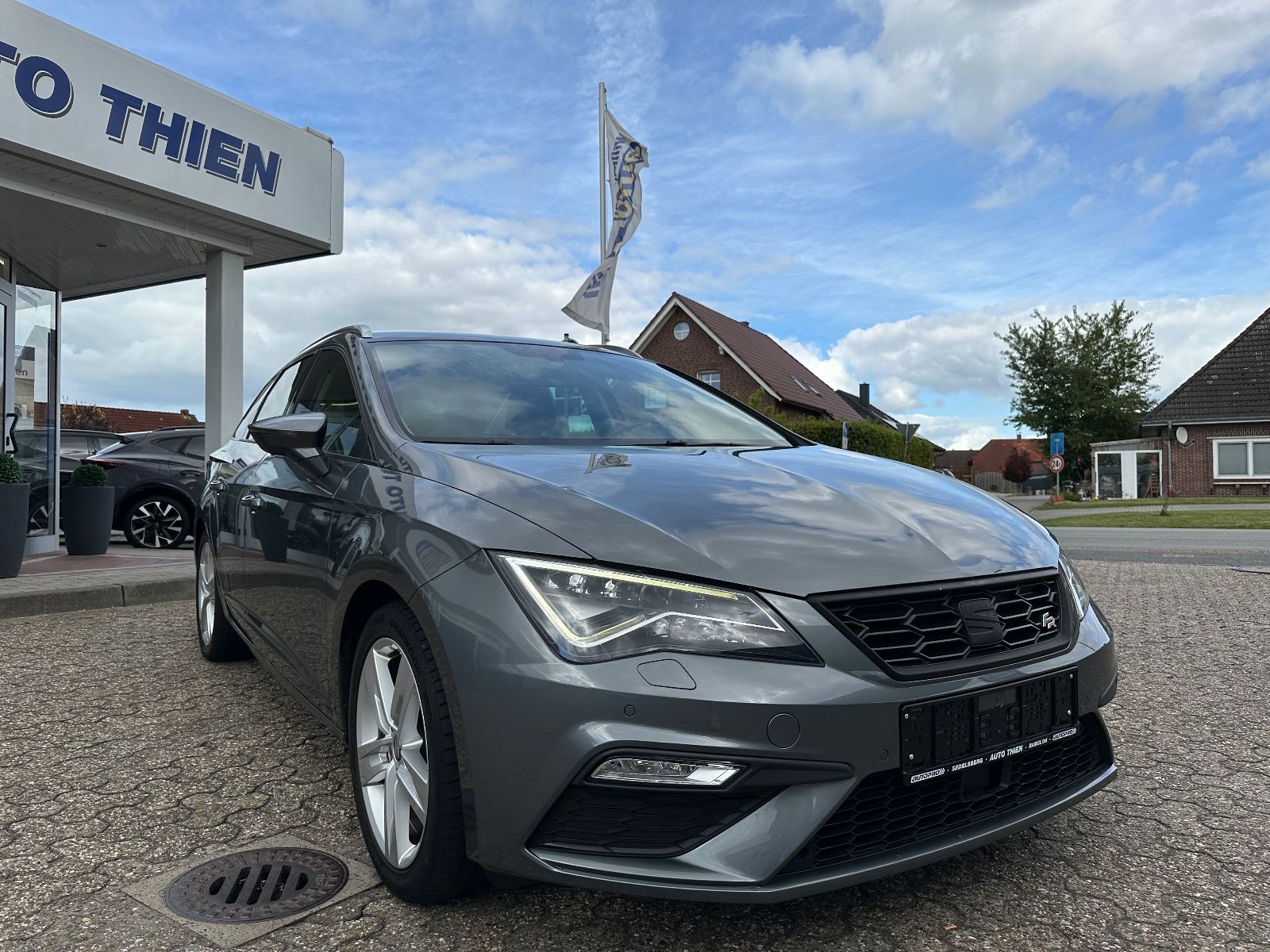 Fahrzeugabbildung SEAT Leon ST 1.4 TSI ACT FR LED/GRA/SHZG/EPH