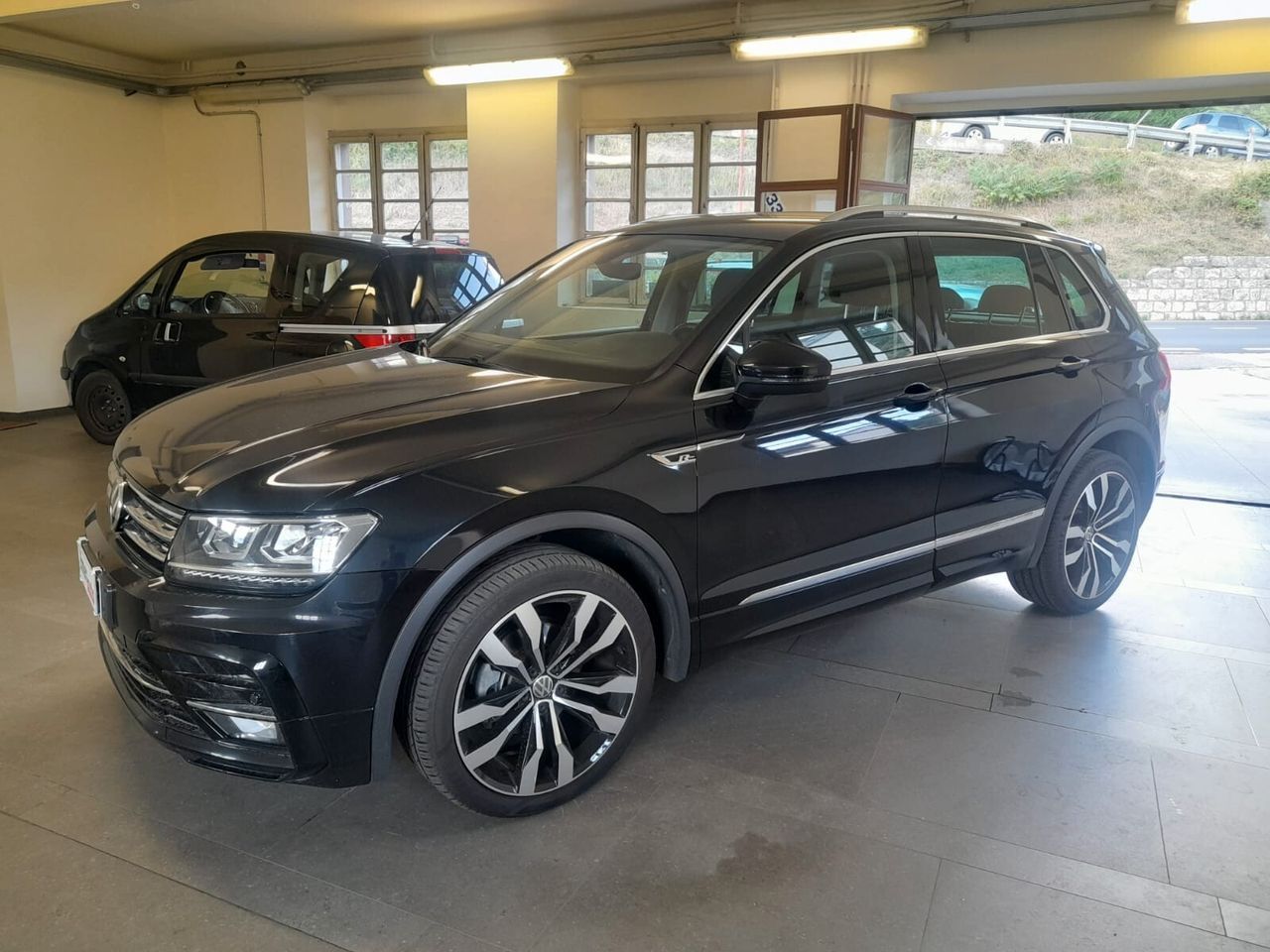 Volkswagen Tiguan 2.0 TDI SCR 4MOTION Sport R-Li