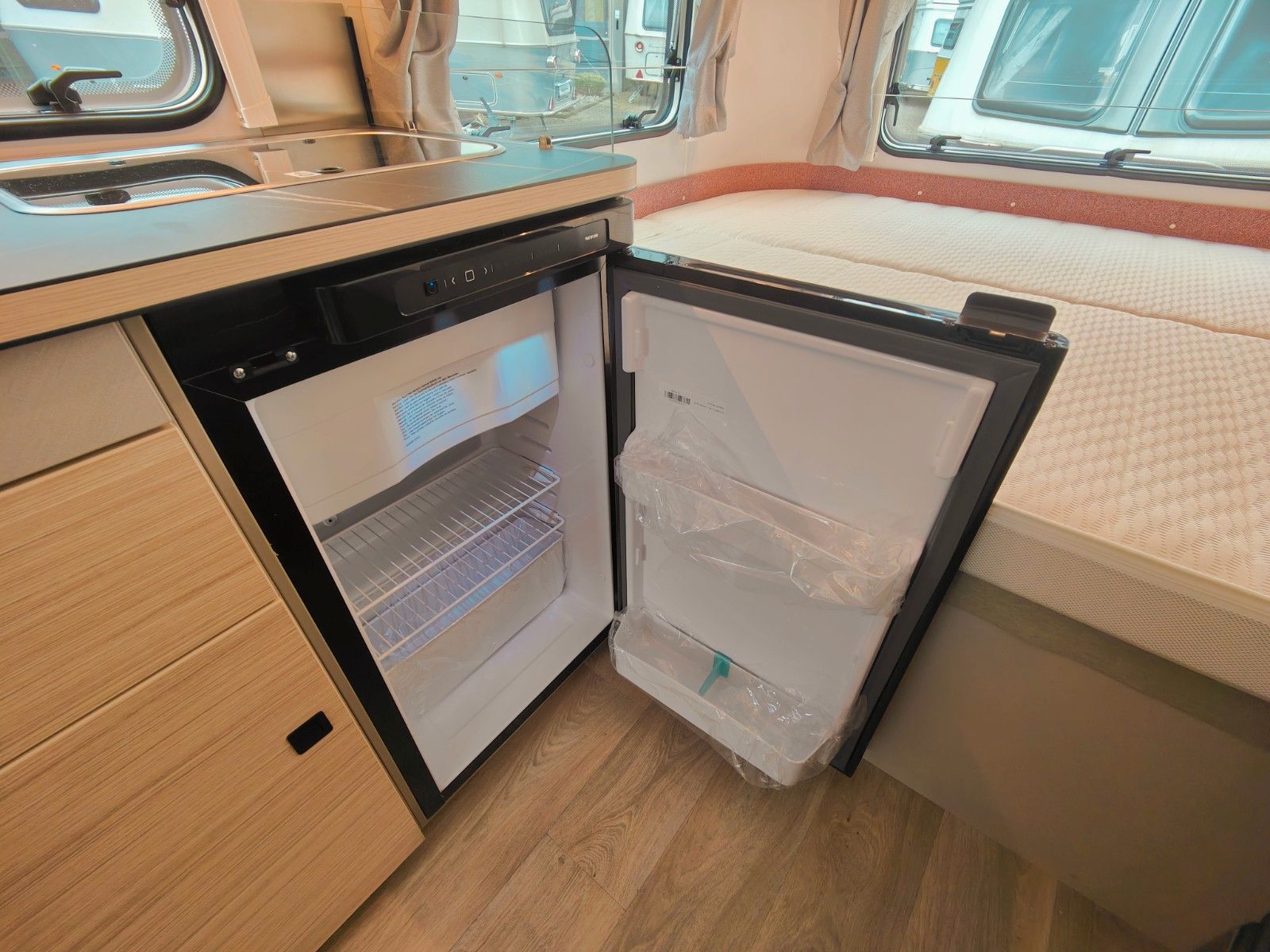 Fahrzeugabbildung HYMER / ERIBA / HYMERCAR Touring 530 Tango Red - JETZT 8.024€ SPAREN !!!