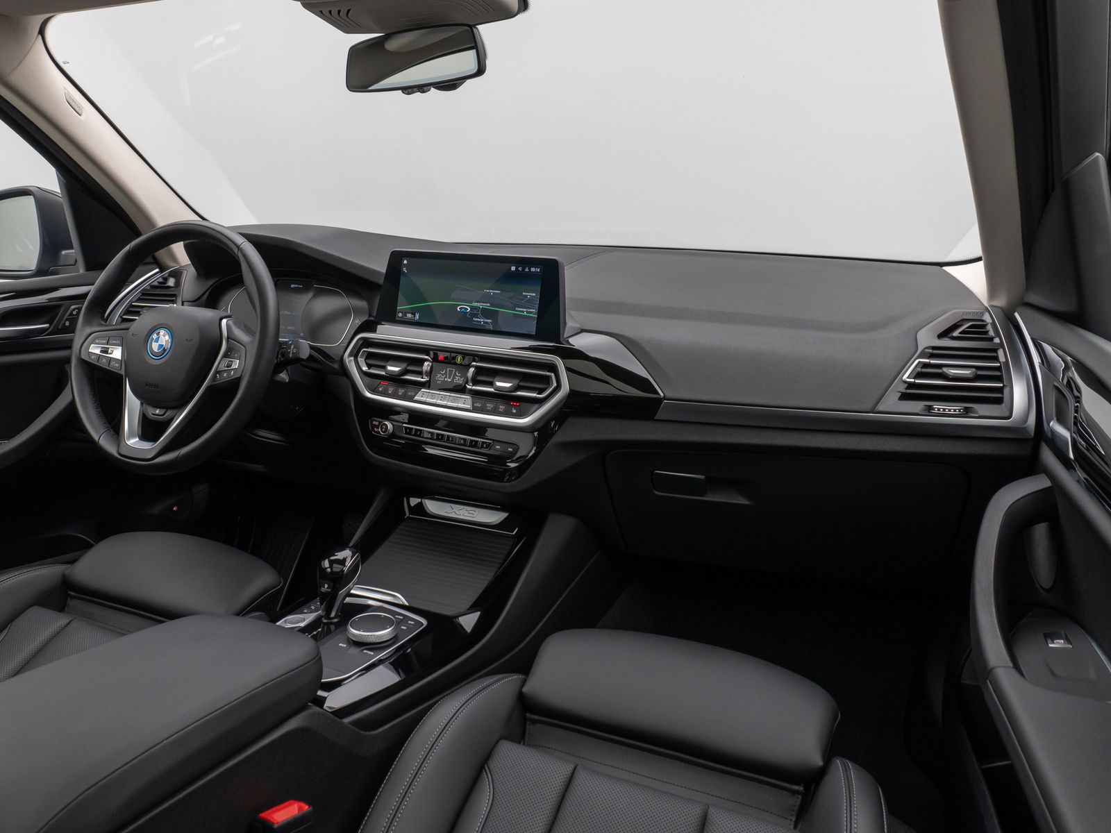 Fahrzeugabbildung BMW X3 xD30e Panorama 360° HUD DAB AHK Alarm Sport