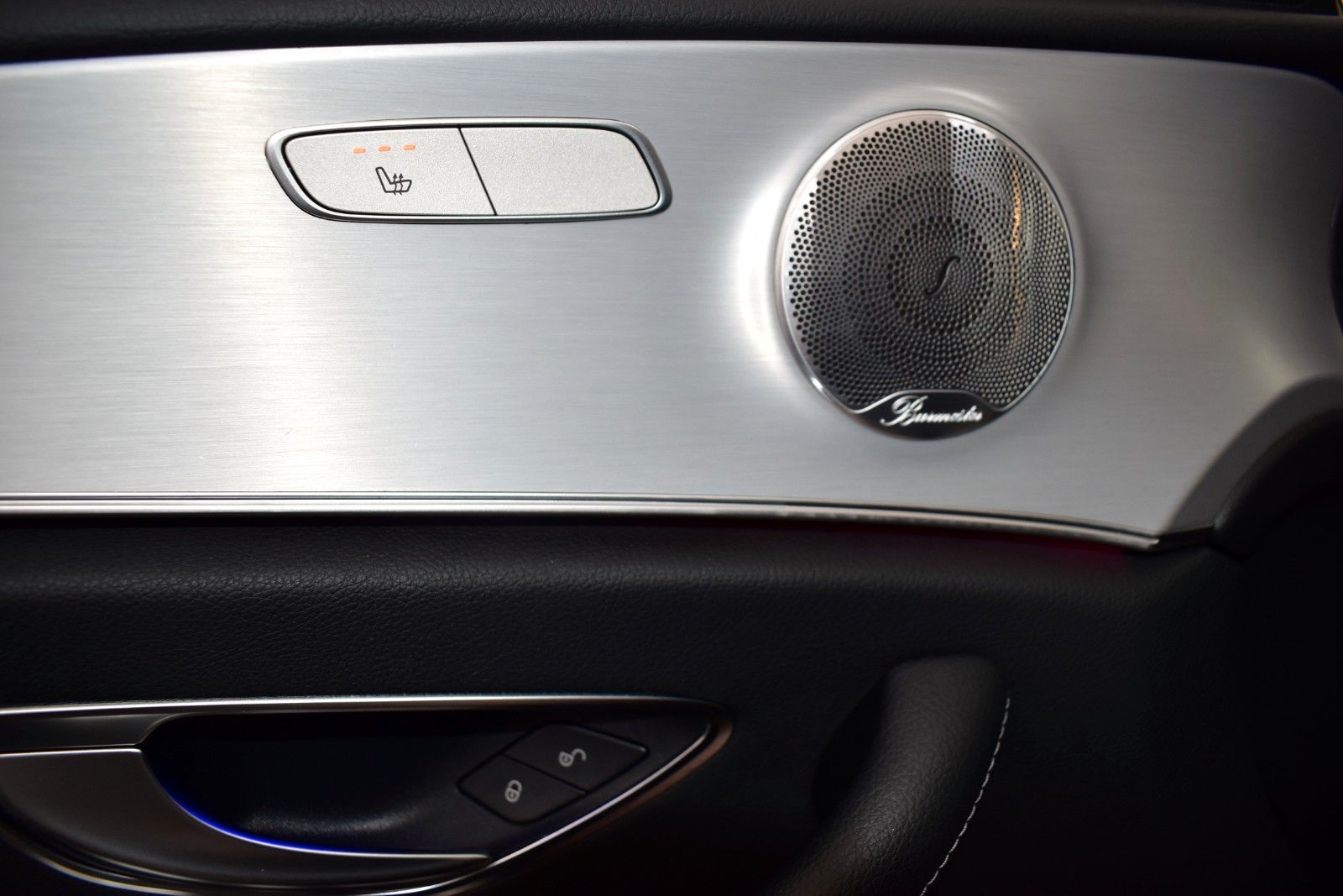Fahrzeugabbildung Mercedes-Benz E 300 de 4Matic Automatik,Widescreen,LED,AHK,SHZ