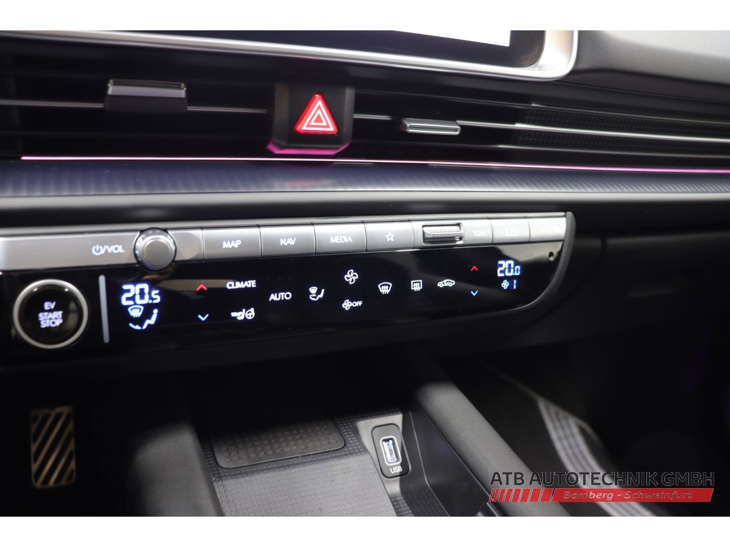 Fahrzeugabbildung Hyundai IONIQ 6 77,4 kWh 4WD First Edition SOH 98,2 %