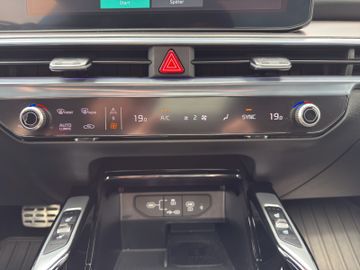 Kia Sorento 2.2 CRDI AWD Platinum GD AHK SHZ 20" LM