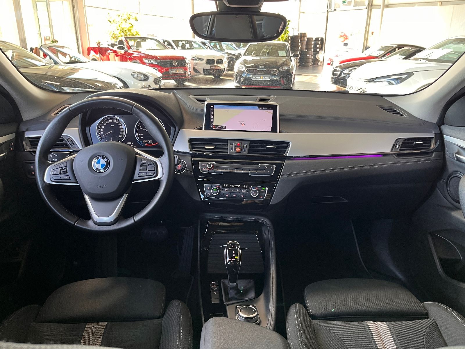 Fahrzeugabbildung BMW X2 sDrive 18d Sport Line LED NAV DAB SHZ PDC 18"