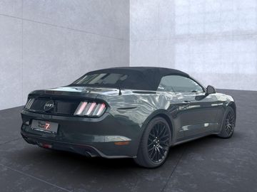 Ford Mustang - 4