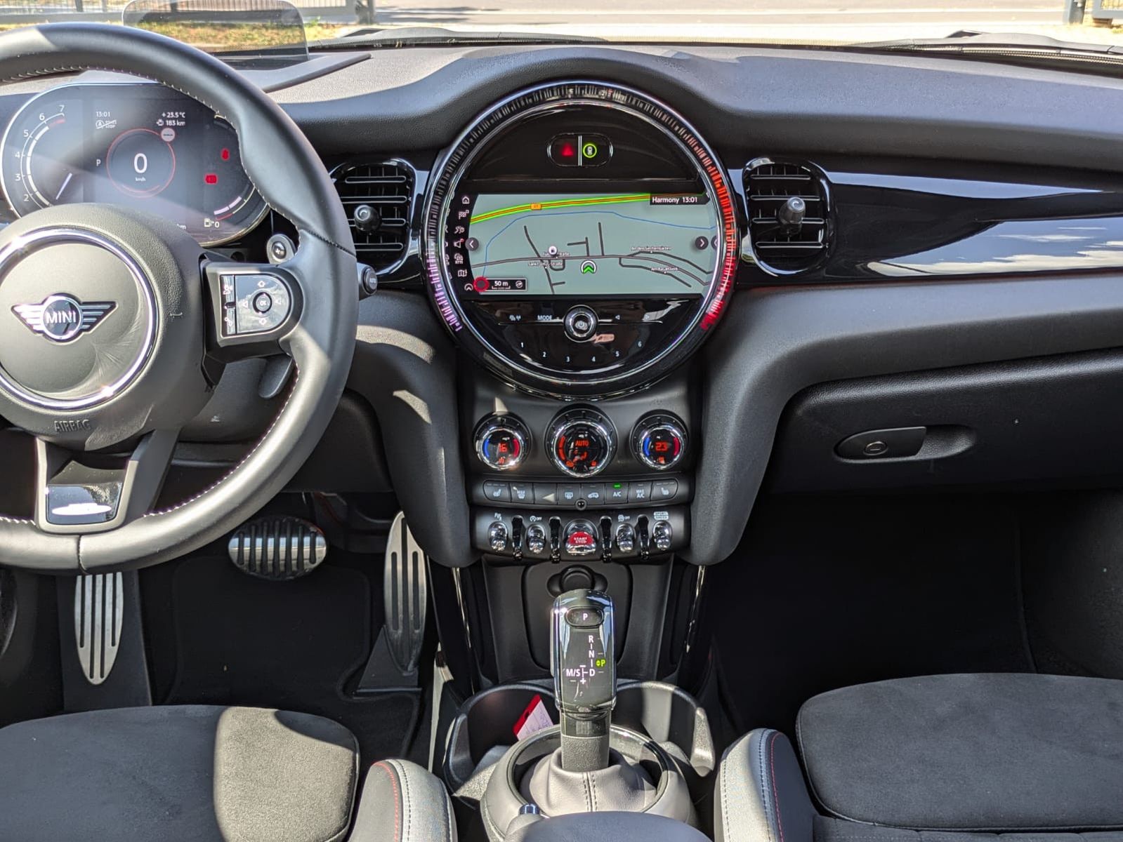 Fahrzeugabbildung MINI Cooper S Cabrio John JCW LED/TEMP/HARMAN/CAM/HuD