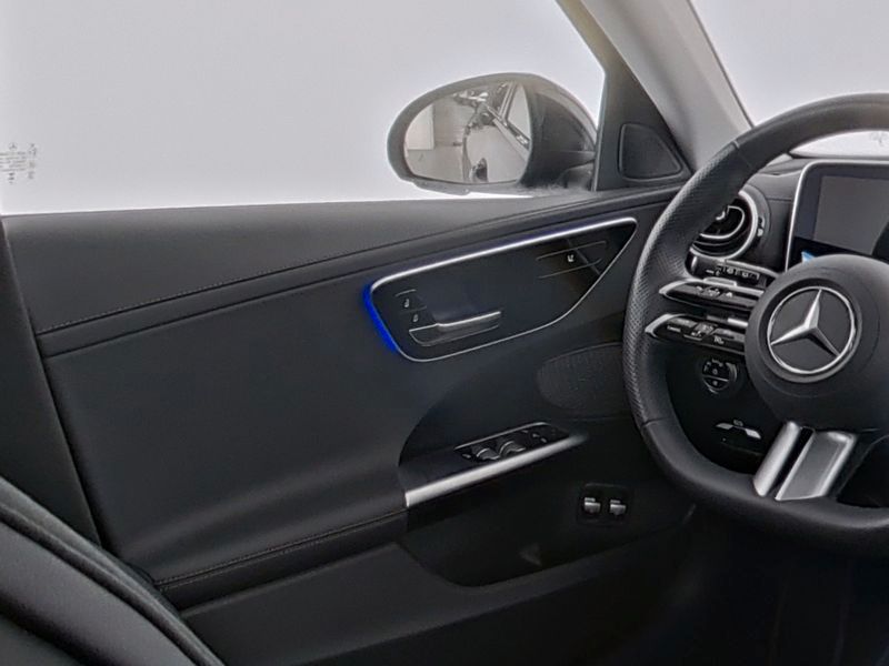 Fahrzeugabbildung Mercedes-Benz C 300 e T AMG+AHK+PANO+NIGHT+360°+4xSHZ+ROLLO+++