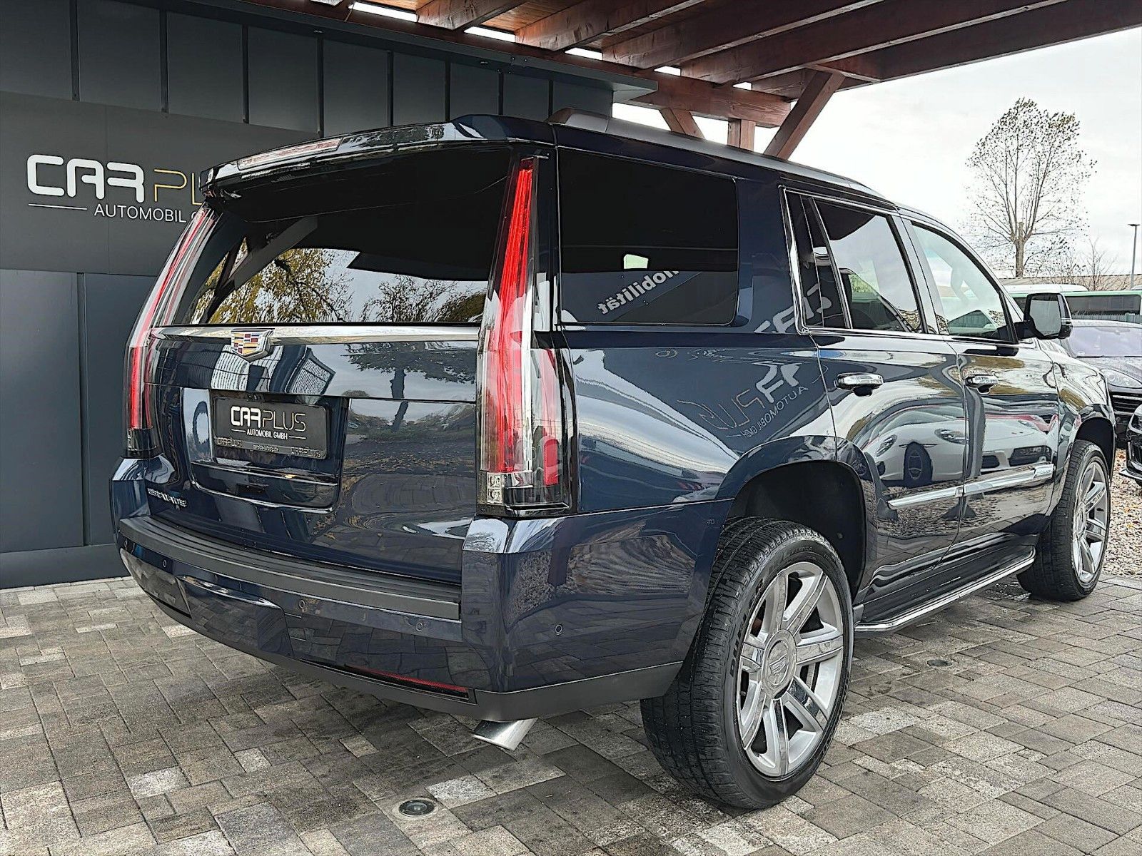 Fahrzeugabbildung Cadillac Escalade 6.2 L Sport Luxury *LED*TV*360°*HeadUp*