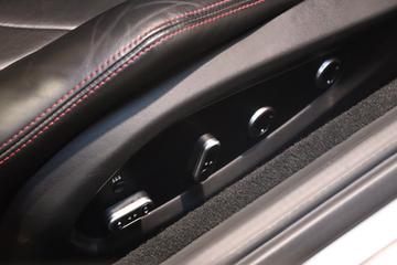صورة 10 لـ 2018 Ferrari GTC4LUSSO